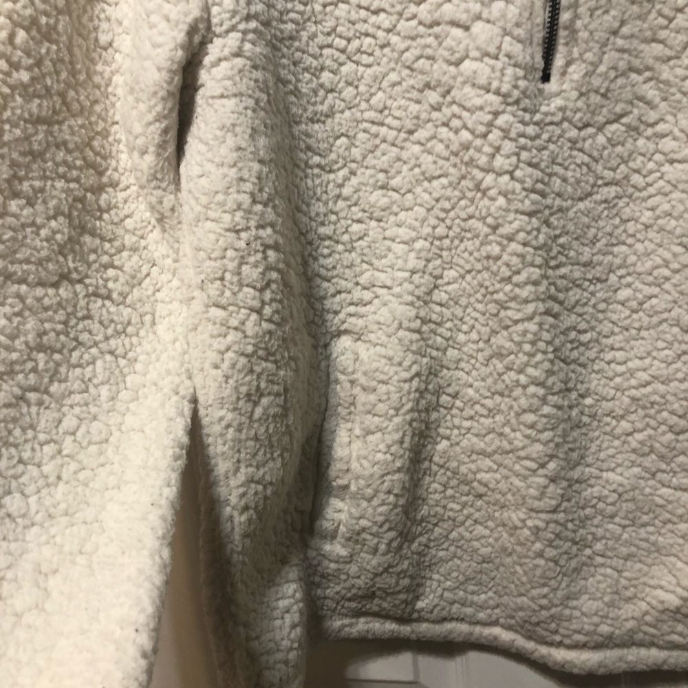 Abercrombie pull over - Picture 3 of 3